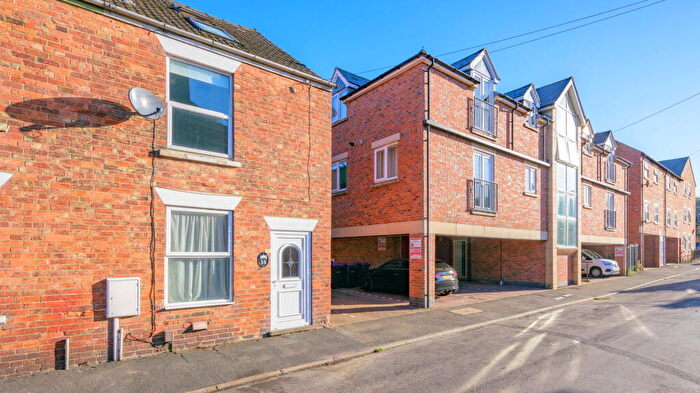 4 Bedroom End Of Terrace House For Sale In Bridge Street In Grantham, NG31