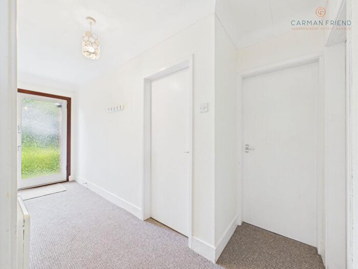 2 Bedroom Flat For Sale In Dee Banks, Great Boughton, CH3