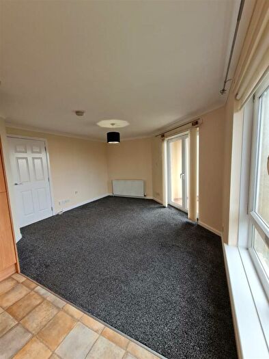 1 Bedroom Flat To Rent In Harbour Point, KA21