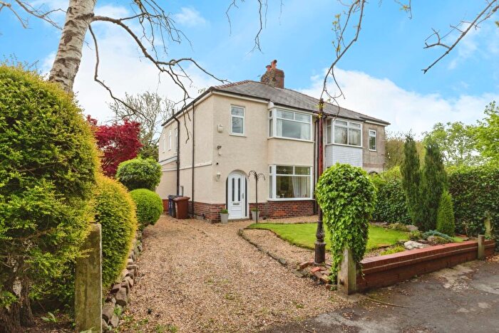 3 Bedroom Semi Detached House For Sale In Southlands Drive, Leyland, Lancashire, PR26