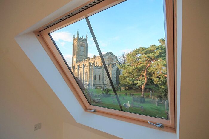 2 Bedroom Flat For Sale In High Street, East Grinstead, RH19