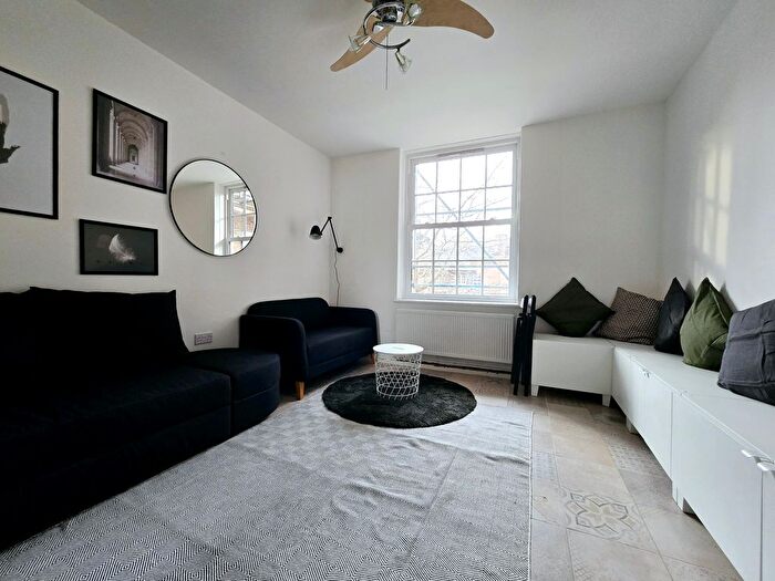 2 Bedroom Flat To Rent In Webber Street, Waterloo, SE1