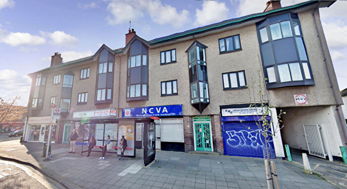 3 Bedroom Flat To Rent In Headstone Gardens, Harrow, HA2