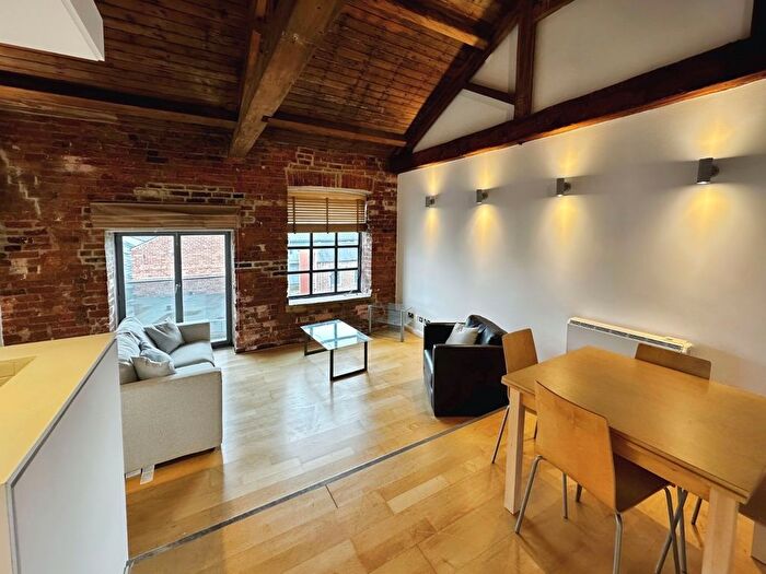 1 Bedroom Flat To Rent In Keys Court, Holbeck, Leeds, LS11