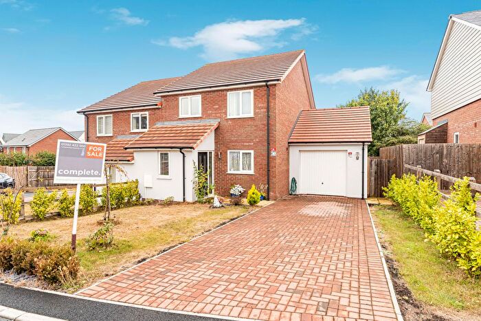 4 Bedroom Semi-Detached House For Sale In Littlewood Close, Cranbrook, Yju, EX5
