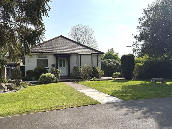 2 Bedroom Detached Bungalow To Rent In Barnsley Road, Penistone, Sheffield, S36