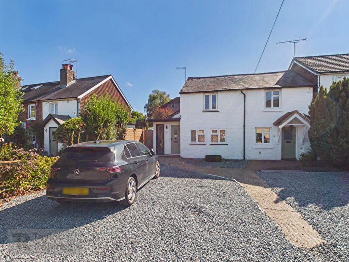 2 Bedroom House To Rent In North Road, Crawley, RH10