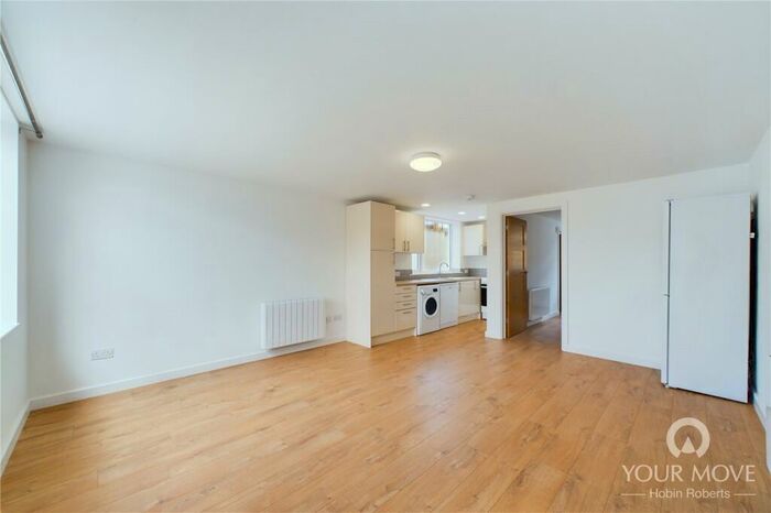 1 Bedroom Flat To Rent In Rennishaw Way, Northampton, NN2