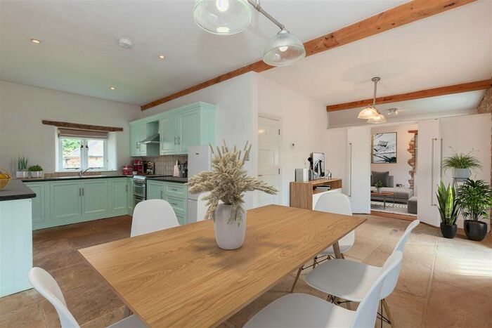 2 Bedroom Barn Conversion For Sale In Signet, Burford, OX18