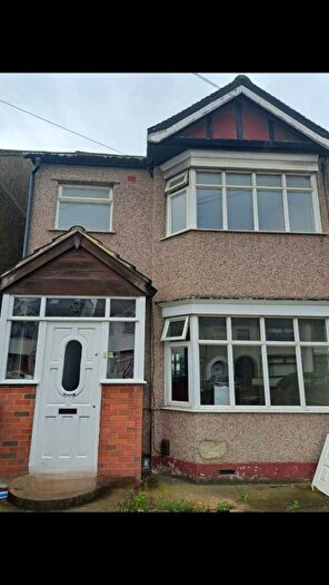 3 Bedroom Semi-Detached House To Rent In Barking, IG11