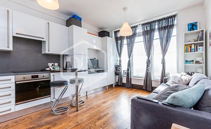 Studio To Rent In Park Road, Crouch End, London, N8
