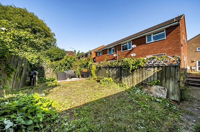 2 Bedroom Flat For Sale In Eagles, Faringdon, Oxfordshire, SN7