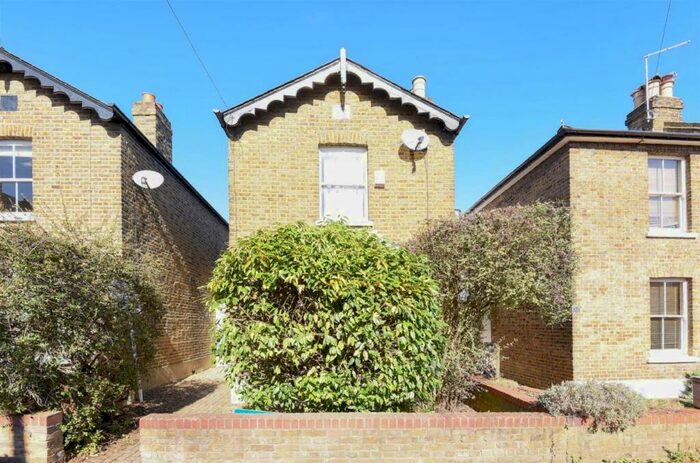 2 Bedroom Detached House To Rent In Bearfield Road Kingston Upon Thames, Surrey, KT2