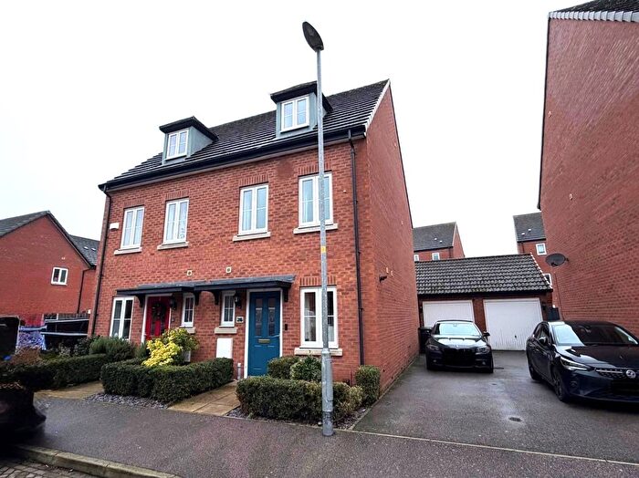 4 Bedroom Semi-Detached House For Sale In Iris Crescent, Lincoln, LN1