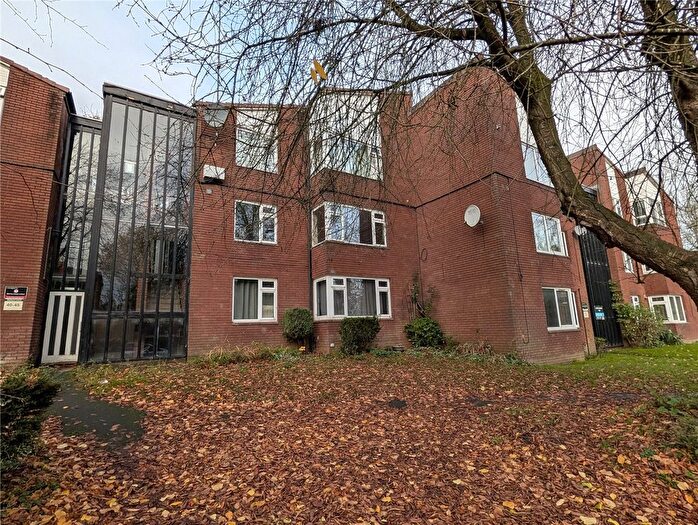 2 Bedroom Flat For Sale In Dalford Court, Hollinswood, Telford, Shropshire, TF3