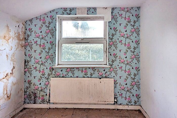 3 Bedroom Terraced House For Sale In Parish Lane, London, SE20