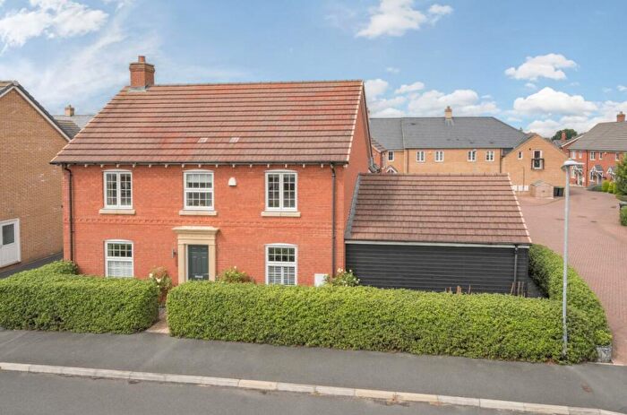 4 Bedroom Detached House For Sale In Hare Lane, Cranfield, Bedford, MK43