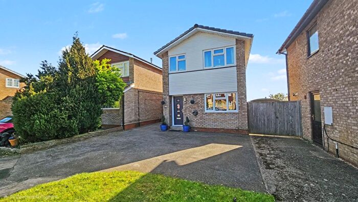 3 Bedroom Detached House For Sale In Robins Close, Hartwell, Northampton, NN7