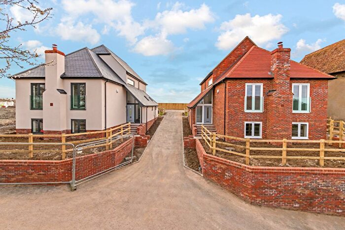 4 Bedroom Detached House For Sale In High Street, Tetsworth, Thame, OX9