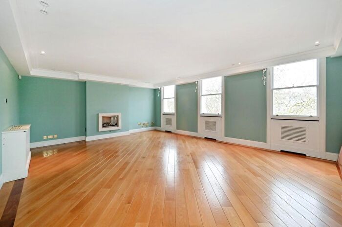 3 Bedroom Flat For Sale In Eaton Square, Belgravia, London, SW1W