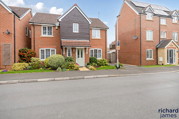 4 Bedroom Detached House For Sale In Mustang Way, Swindon, SN5