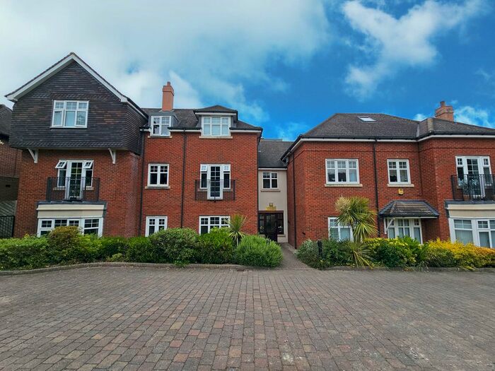 2 Bedroom Flat To Rent In Station Road, Knowle, Solihull, B93