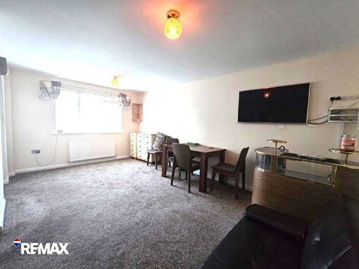2 Bedroom Flat To Rent In Royal Oak Court, Dagenham, RM8