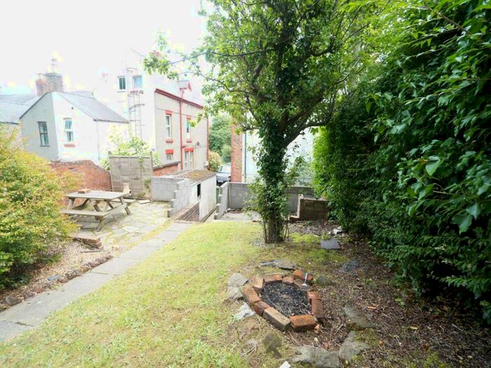 9 Bedroom House To Rent In Gordon Terrace, Bangor, Gwynedd, LL57