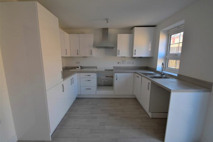 3 Bedroom Terraced House To Rent In Brent Lane, Havant, PO9