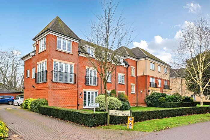 2 Bedroom Flat For Sale In Greenhill, Twyford, OX17