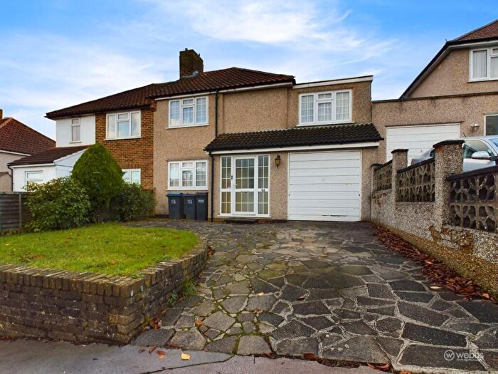 4 Bedroom Semi-Detached House To Rent In Grenville Road, New Addington, Croydon, CR0