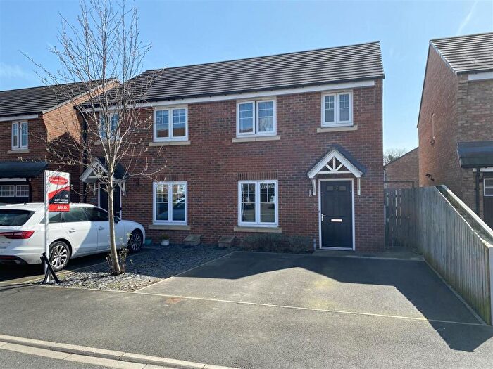 3 Bedroom Semi Detached House For Sale In Foxcovert Close, Aiskew, Bedale, DL8