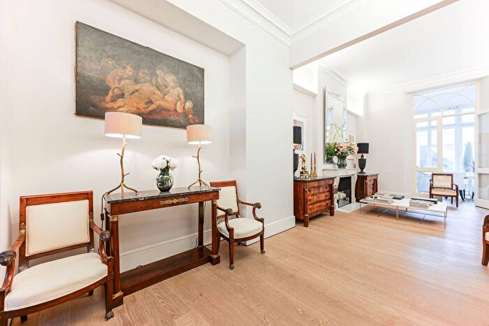 3 Bedroom Maisonette To Rent In Eaton Place, Belgravia, London, SW1X