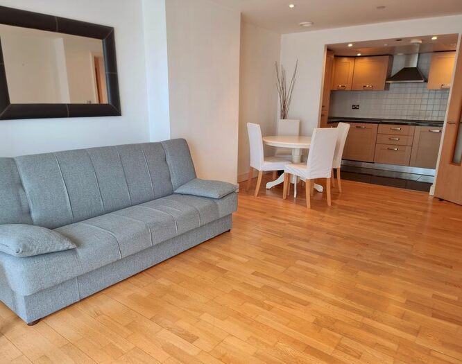 2 Bedroom Flat To Rent In Woolwich Church Road, Woolwich, London, Woolwich, SE18