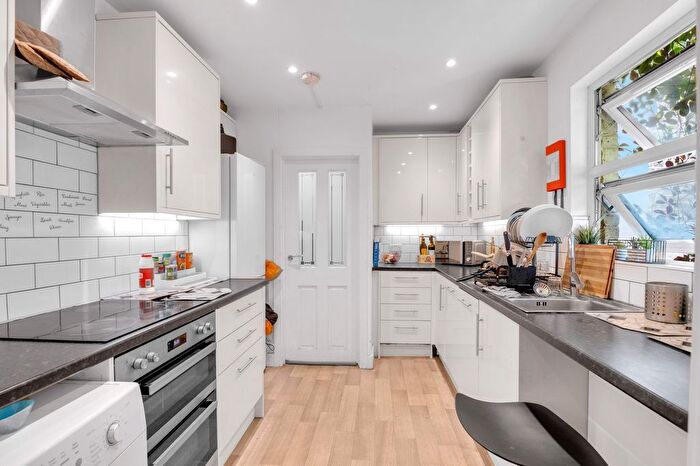 2 Bedroom Flat For Sale In St. Dunstans Road, Hammersmith, W6