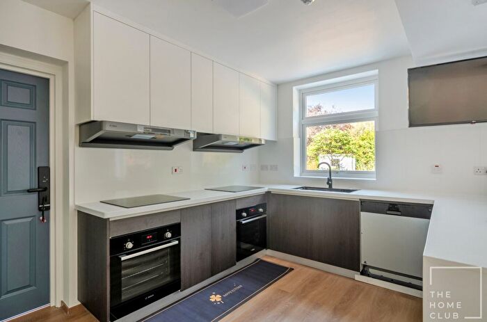 6 Bedroom Detached House To Rent In Queen Eleanors Road, Guildford, Surrey, GU2