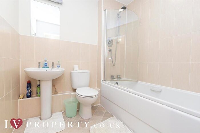 2 Bedroom Apartment To Rent In Irving Street, City Centre, Birmingham, West Midlands, B1