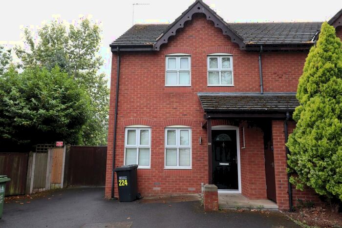 3 Bedroom Semi-Detached House To Rent In Prestbury Road, Macclesfield, SK10