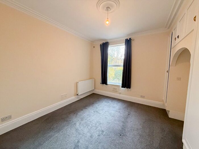 2 Bedroom Flat For Sale In Henry Road, West Bridgford, Nottingham, Nottinghamshire, NG2