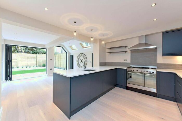 5 Bedroom Flat To Rent In Brackenbury Village, Brackenbury Village, London, W6