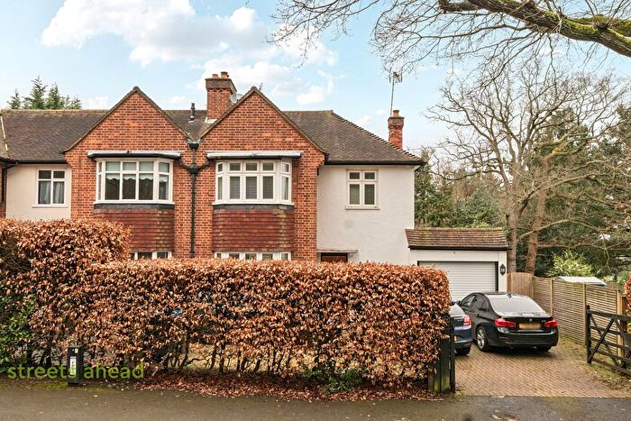 3 Bedroom Semi Detached House For Sale In Oaks Road, Croydon, CR0