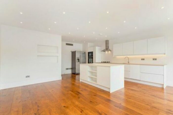 3 Bedroom Flat To Rent In Kendal Street, Paddington, London W2