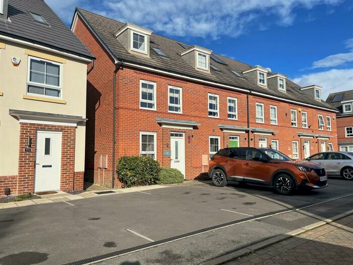 4 Bedroom Town House To Rent In Breconshire Gardens, Basford, Nottingham, NG6