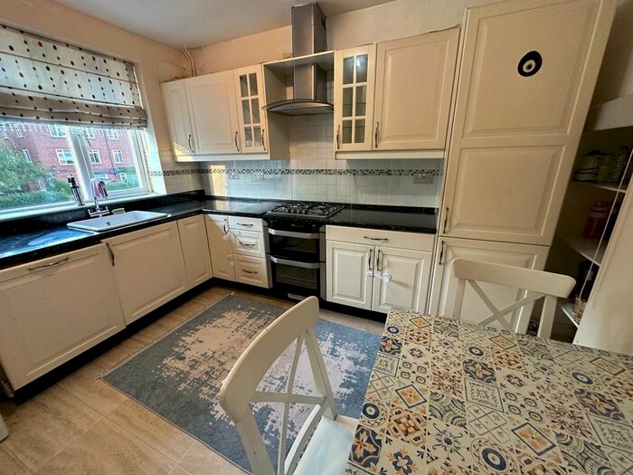 2 Bedroom End Of Terrace House To Rent In Hillyfields, Loughton, IG10