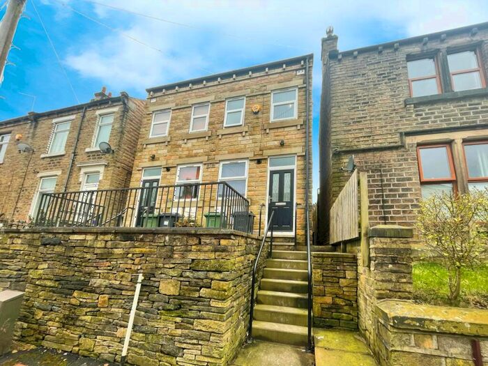 3 Bedroom Semi-Detached House To Rent In Pickford Street, Huddersfield, West Yorkshire, HD3