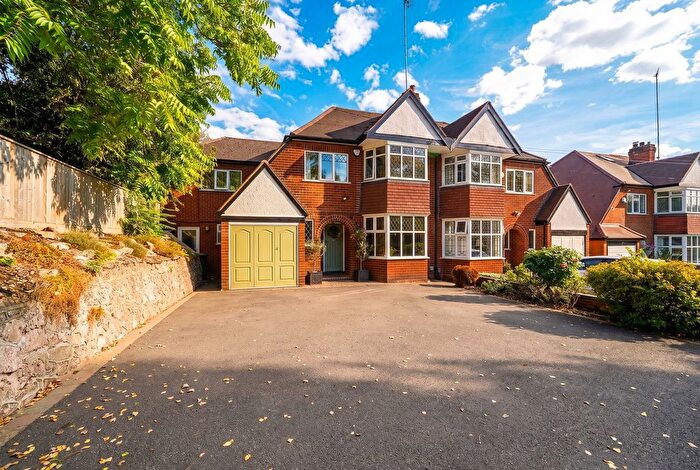 4 Bedroom Semi-Detached House For Sale In Church Hill Road, Solihull, B91