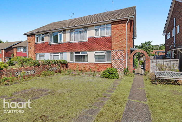 2 Bedroom Maisonette For Sale In Perry Street, Dartford, DA1