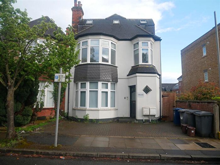 2 Bedroom Apartment To Rent In Kandy Court, Hillside Drive, Edgware, HA8