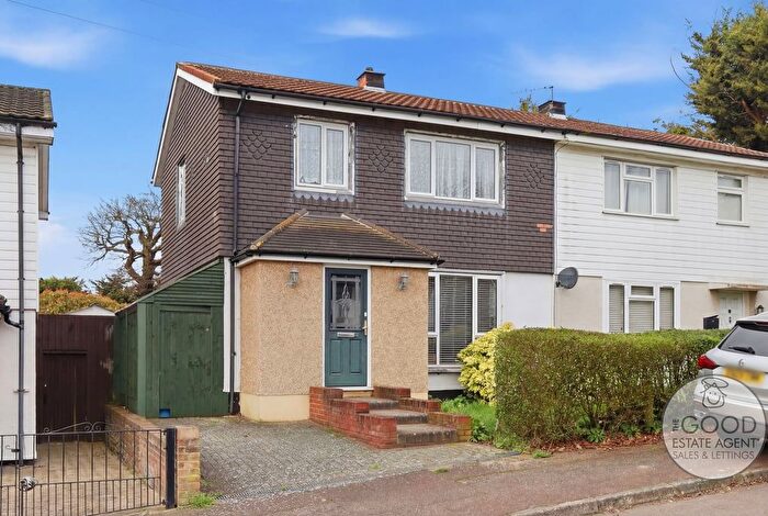 3 Bedroom Property For Sale In Barfields Gardens, Loughton, IG10
