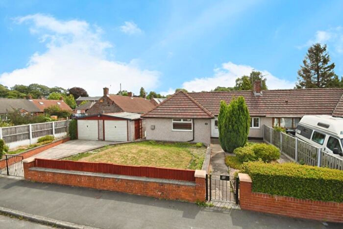 2 Bedroom Semi-Detached Bungalow For Sale In Laurel Crescent, Hollingwood, Chesterfield, S43
